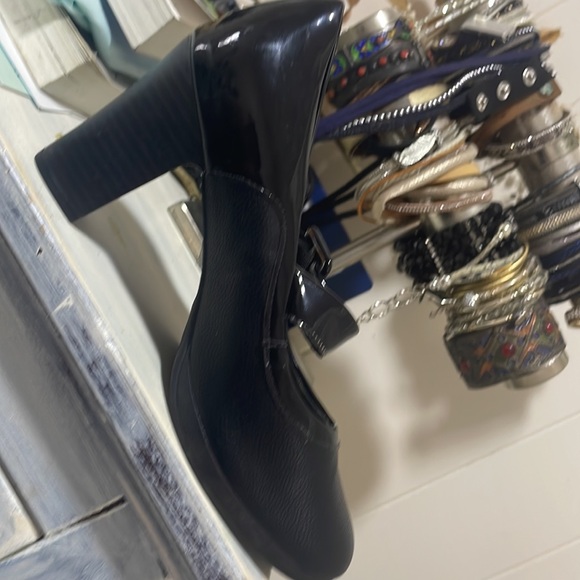 Piccadilly - Picture 3 of 3